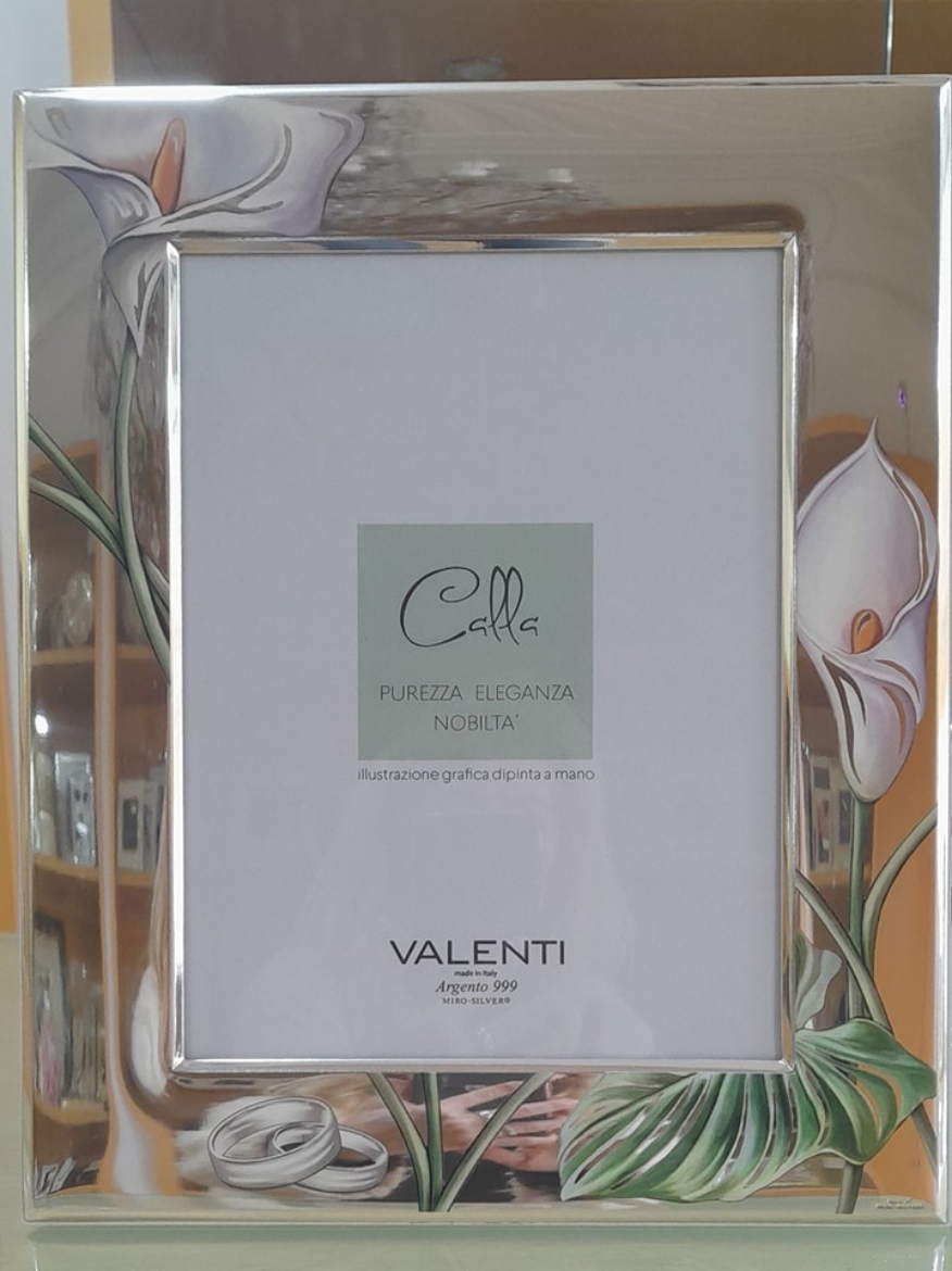 Imagem de Moldura em Prata 30x25 com Alianças