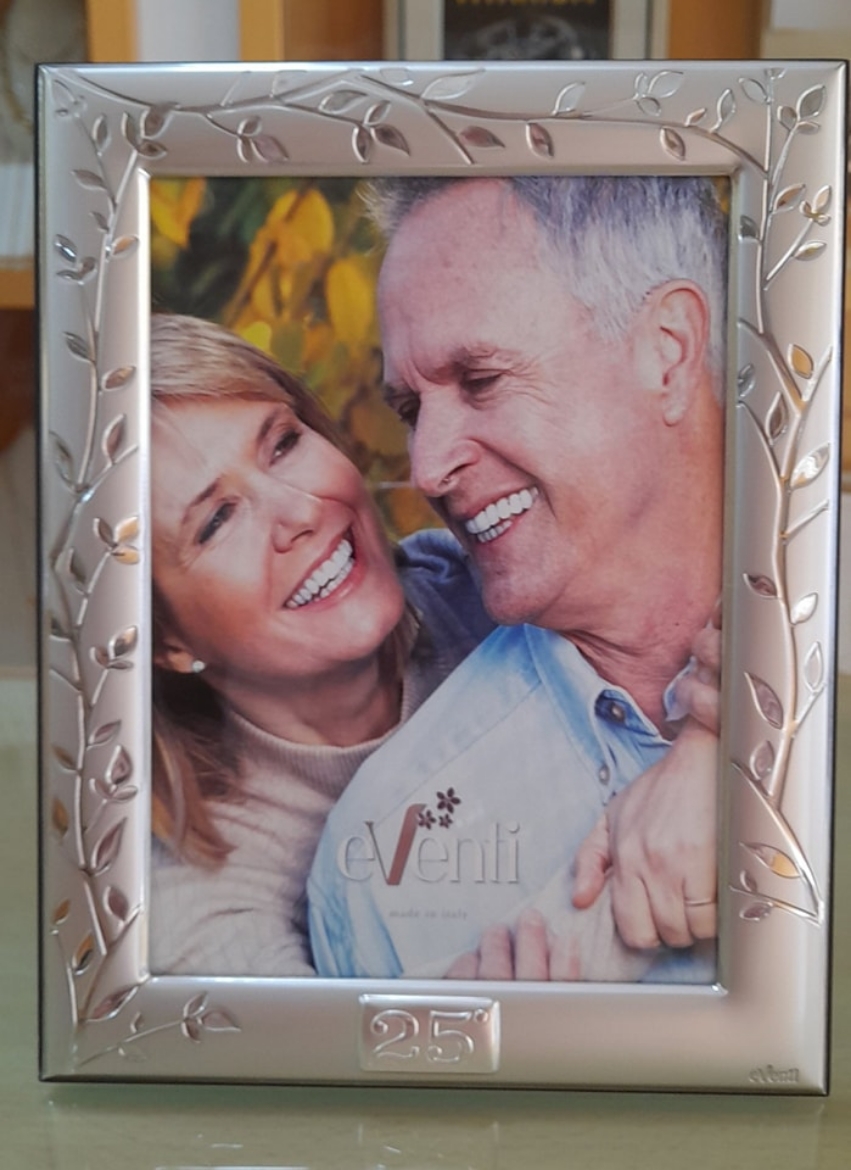 Imagem de Moldura em Prata 18x23 para 25 Anos