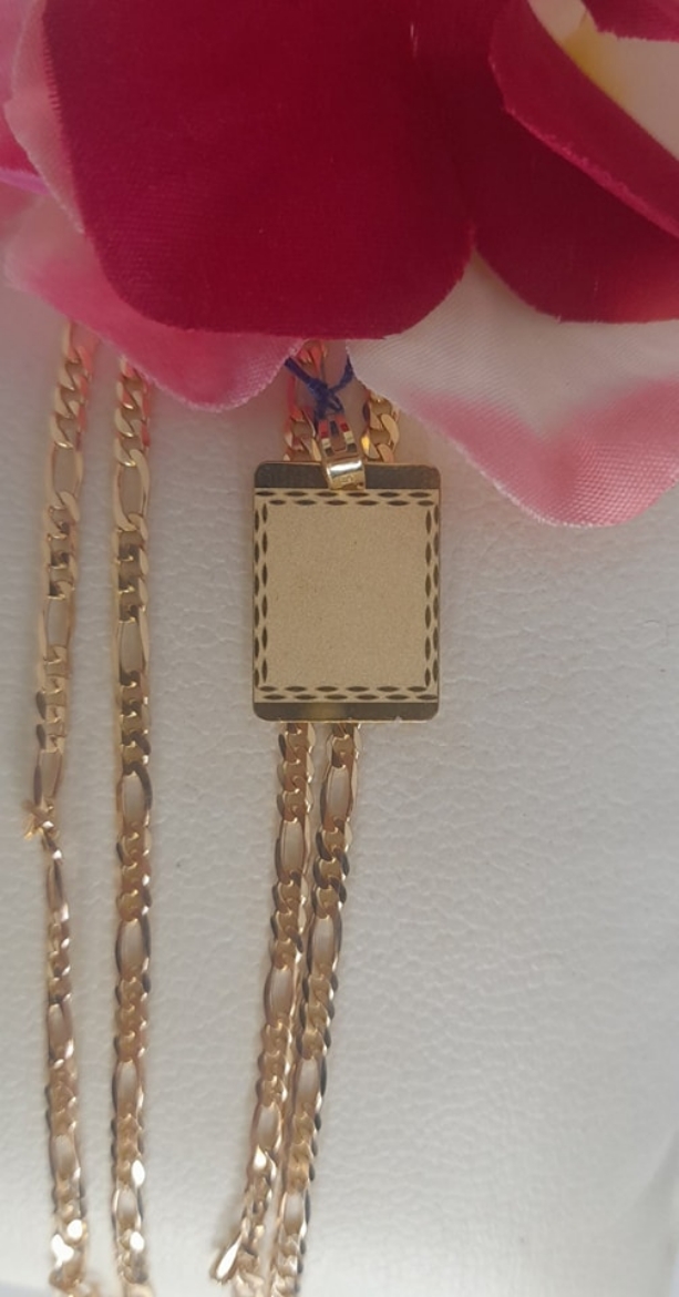 Imagem de Fio em Ouro com Placa de Gravação