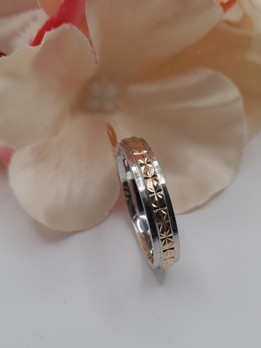 Imagem de Aliança Charline em Ouro 19k com Prata 