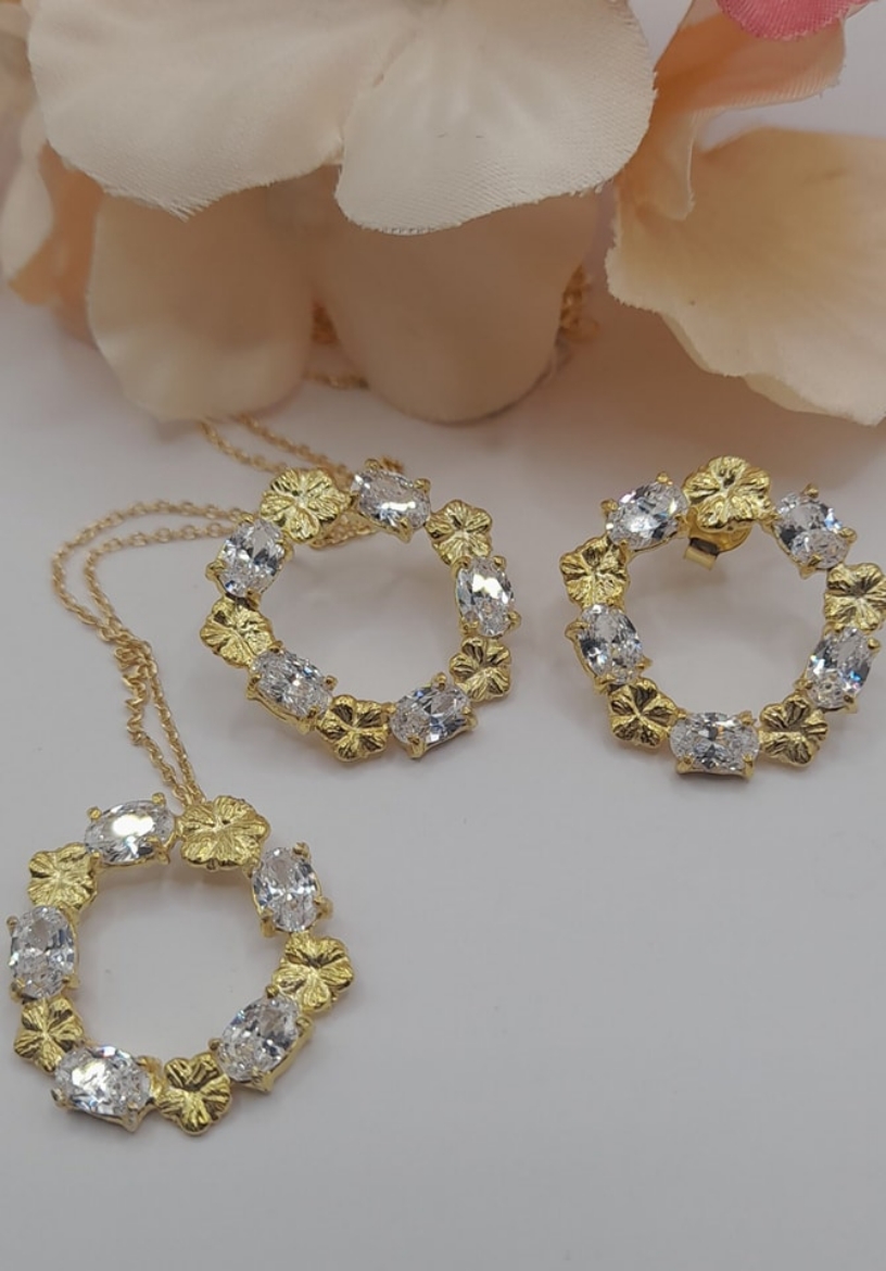 Imagem de Conjunto em Prata dourada- Brincos e Colar 
