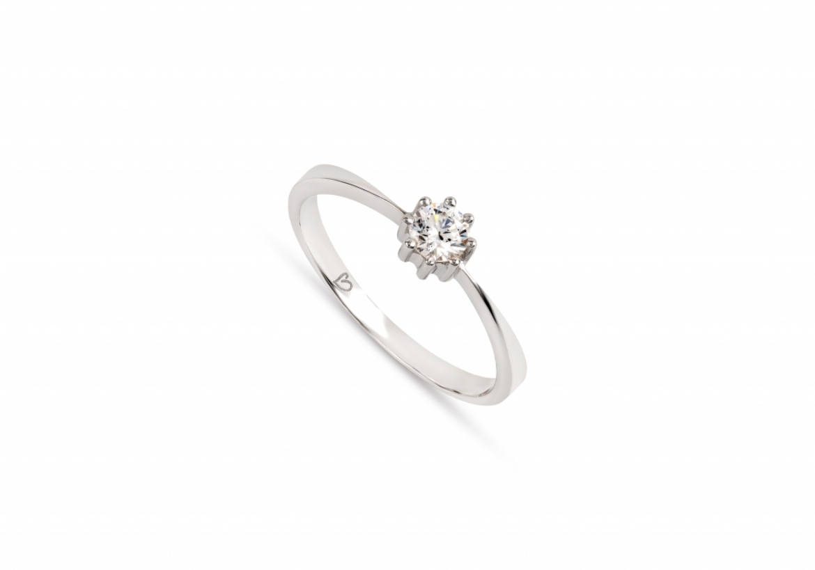 Imagem de Anel em Ouro Branco 19,2k com Diamantes Naturais