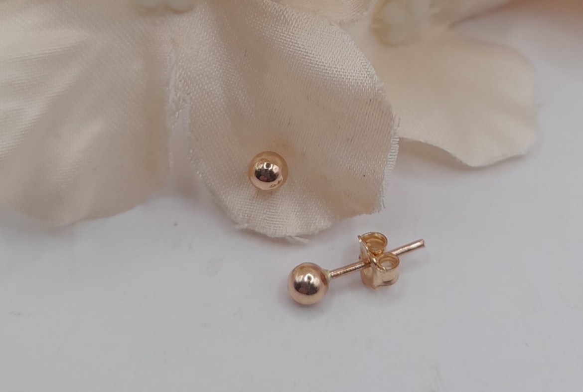 Imagem de Brincos em Ouro 9k com 4mm